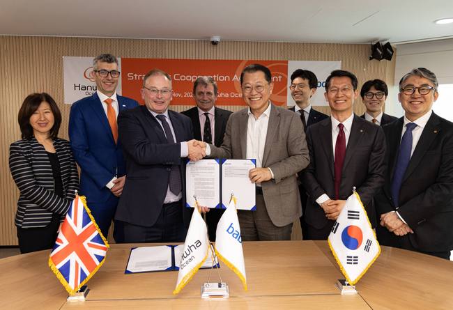 한화오션, 英 밥콕그룹과 잠수함 수출 파트너십 체결...양사 강점 활용