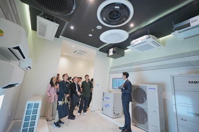 삼성전자, 태국에 동남아 최대 규모 B2B 쇼룸 열고 AI 시장 공략