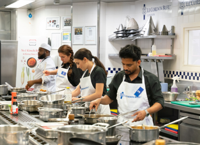 대상, \ 김치\  회사가 \ K-컬쳐\  전파하는 법... 투트랙 비즈니스로 \ 장기 성장’ 모델 구축