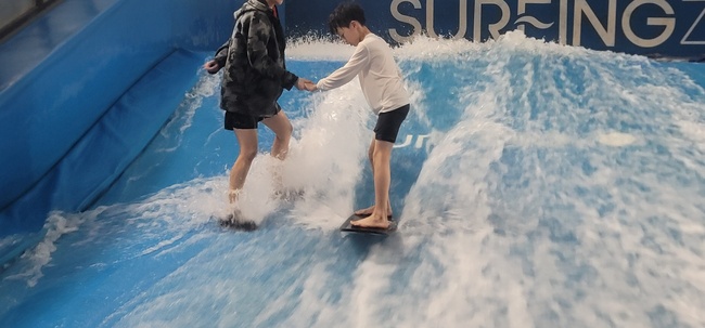 서핑존, 오산시체육회 후원 ‘실내서핑체험교실’ 성료