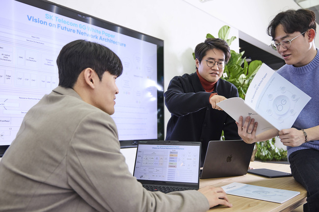 [통신 레이더] KT·LG U+·SKT, AI로 통신 산업 미래 제시