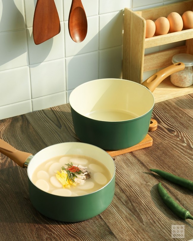 [유통 레이더] 현대백화점·다이소·KT, 설 맞이 3사 3색 전략… ‘선물·실속·콘텐츠’ 삼박자 공략