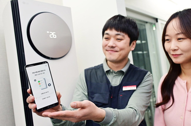 [전자 레이더] 삼성전자·LG전자, 모바일 및 가전 전반에 AI 기술 적용 확대...기기 연동부터 제품 진단까지