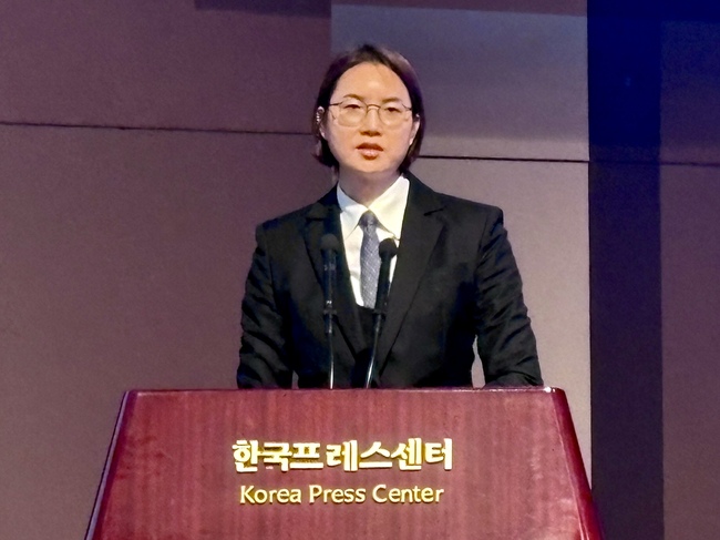 [현장] 중동전쟁·미중갈등에 흔들리는 공급망…부산항만공사, \