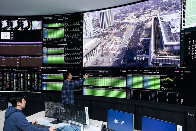 [통신·유통 레이더] 방탄소년단 컴백에 SKT·LG U+ 첨단 통신망 가동... CGV, 극장서 팬 이벤트 진행