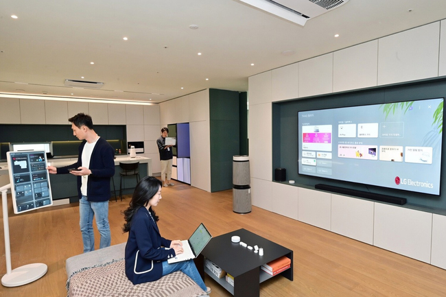 [전자·IT 레이더] 삼성SDS·LG전자, 미래 기술 인프라 고도화 박차…토큰증권·AI 홈 생태계 확장