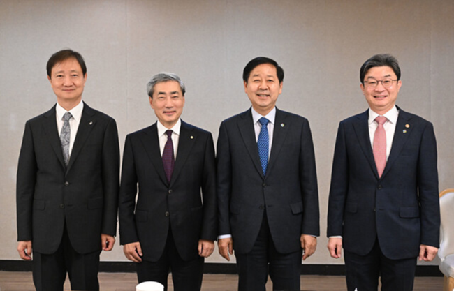 \ 코스피 쏠림\  경계한 구윤철 재경부 장관…줄 잇는 코스닥액티브ETF 성과 좌우할 \ 국민성장펀드\ 